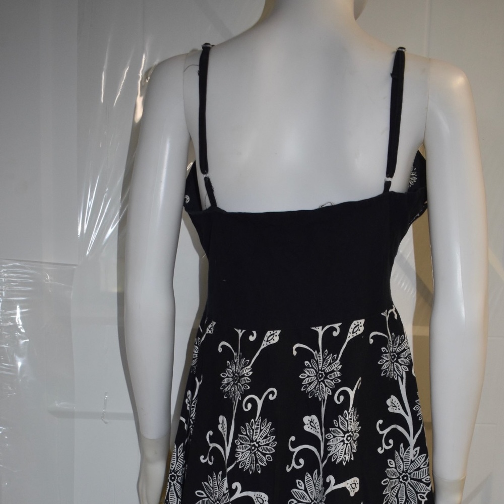 Magic Dress - Picture 2 of 5